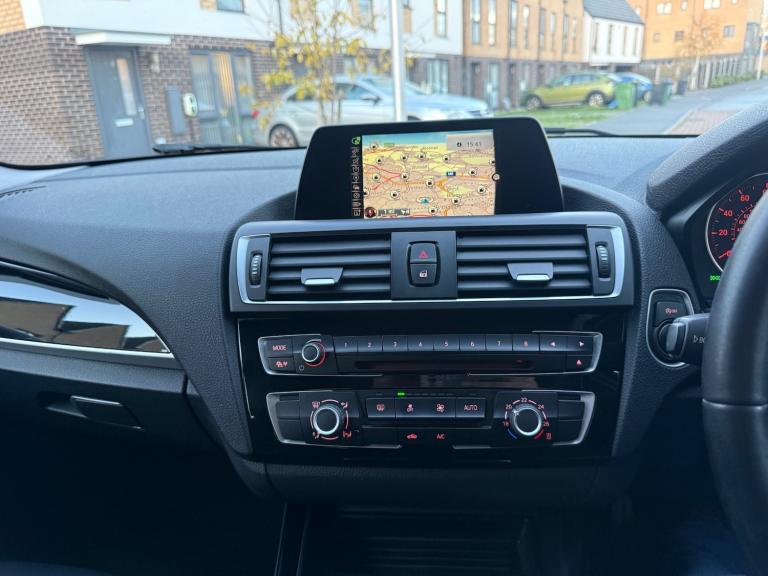 2016 BMW 1 Series 118i [1.5] Sport 5dr [Nav] HATCHBACK Petrol Manual