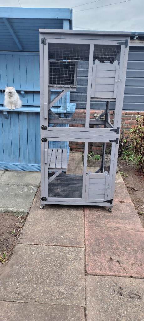 Cat cage