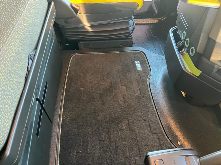 Volvo FH 16 DOUBLE DRIVE 650 EURO 6 HEAVY HAULAGE TRACTOR UNITS....CHOICE OF 4 