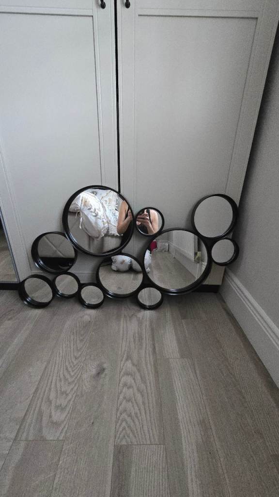 Black mirror 