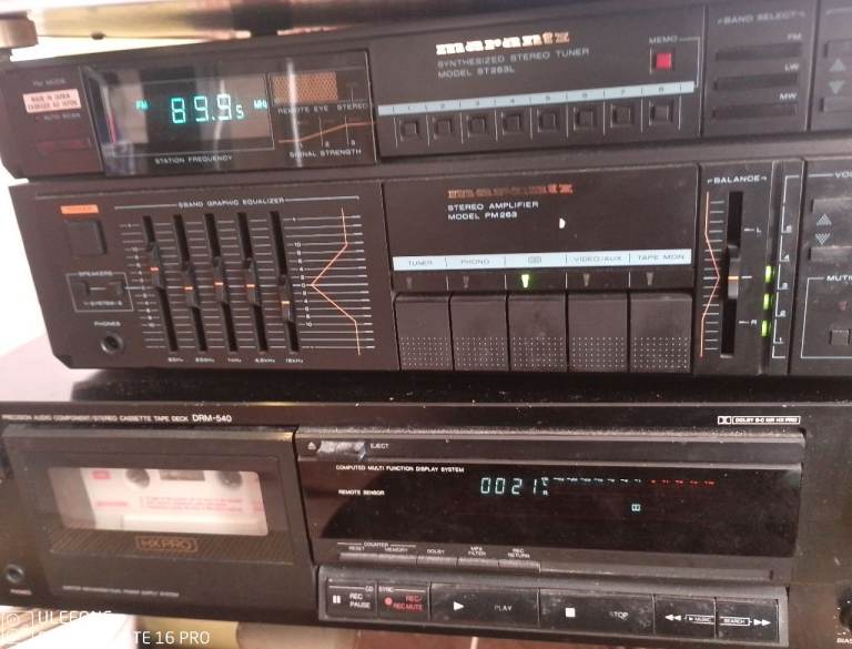 Dennon cassette deck 