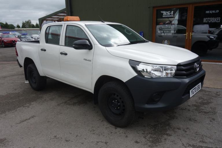 Toyota Hilux 2.4 D-4D Active Pickup Double Cab 4dr Diesel Manual 4WD ... 2020/70