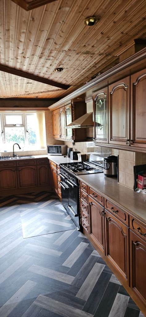 Large double room close to L&D hospital 