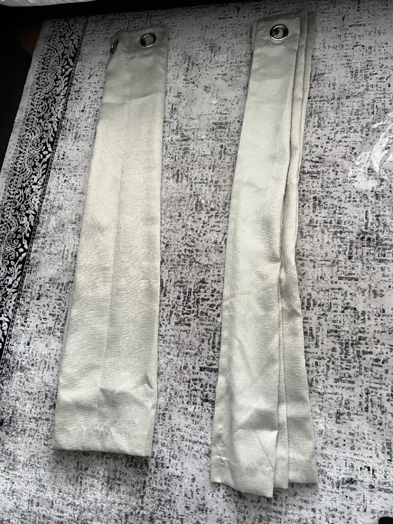 Light grey curtains 