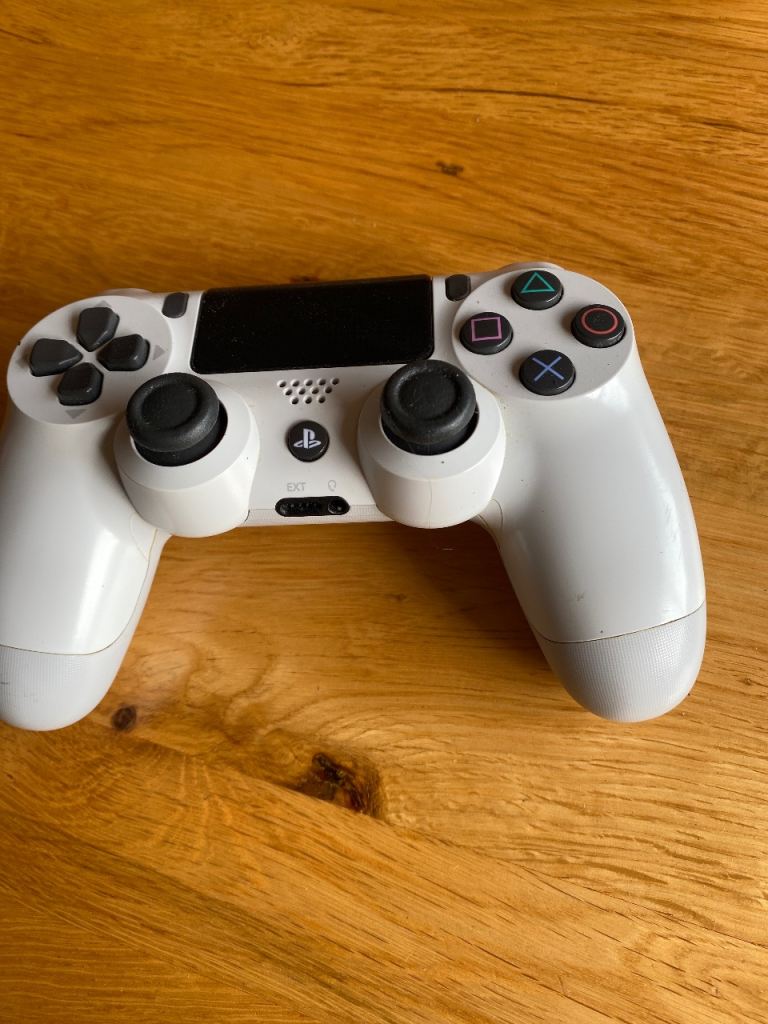 PS4 controller 