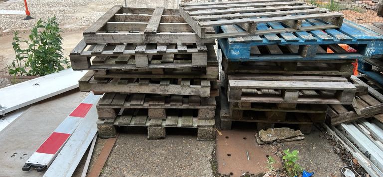 Free pallets 