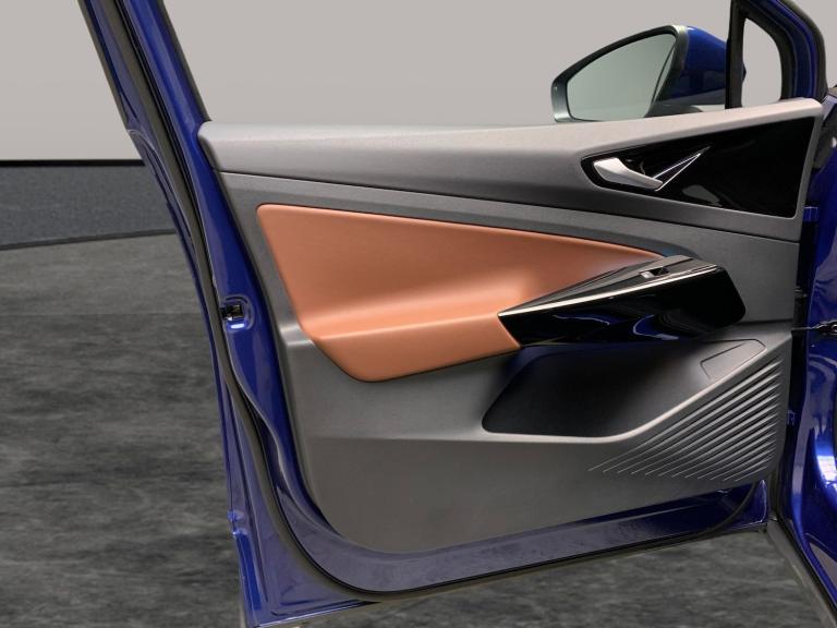 2022 Volkswagen ID.4 Pro Performance 77kWh Family SUV 5dr Electric Auto (204 ps) - HEATED STEERI ...