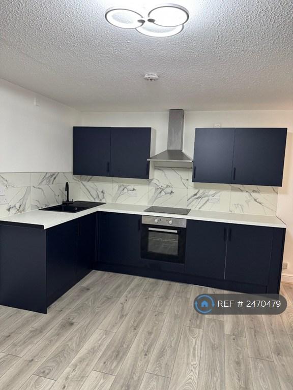 2 bedroom flat in Mayfield Road, Salford, M7 (2 bed) (#2470479)