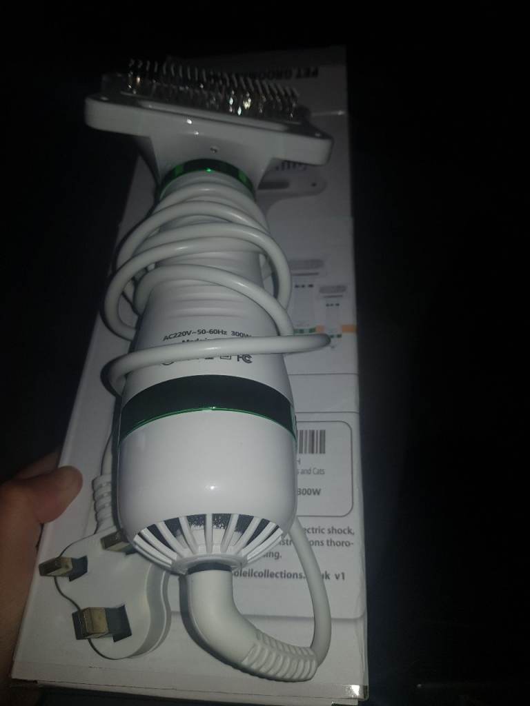 Dog hairdryer  brush 
