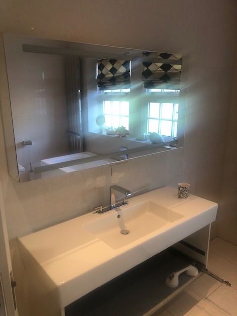 Modern White large bath and  Wall-Hung Vanity Unit with Integrated Basin & Mirror