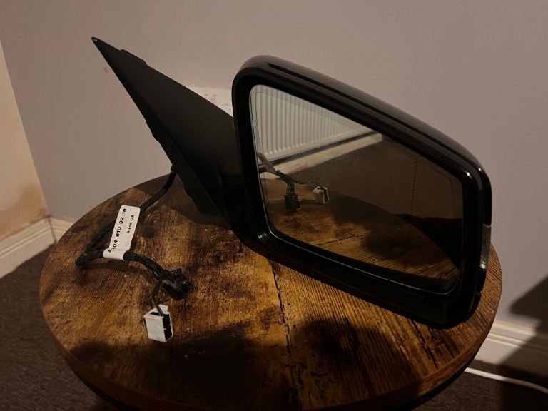 Mercedes right folded mirror A204 810 92 16