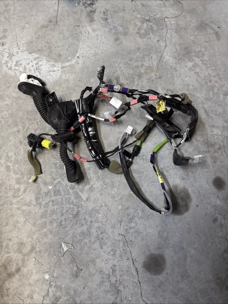 Toyota Prius Plus 2011-2022 Driver Side Door Wires Lume