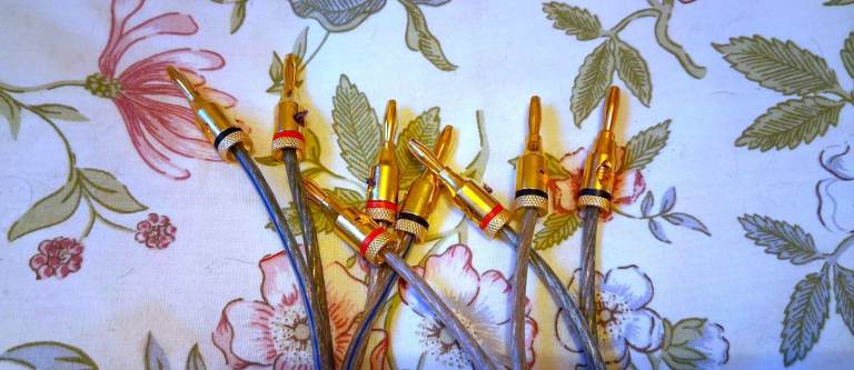 Stereo speaker cables, 2.65 metre lengths.