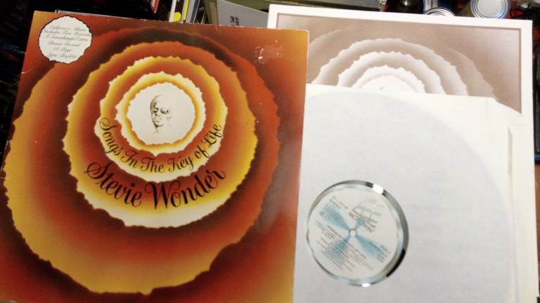 SONGS IN THE KEY OF LIFE STEVIE WONDER 2 VINYL SET BOOKLET NR MINT RECORDS