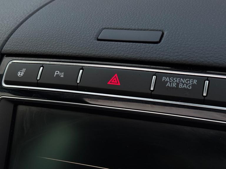 2016 Volkswagen Touareg 3.0 TDI V6 BlueMotion Tech R-Line Tiptronic 4WD Euro 6 (s/s) 5dr ESTATE D...