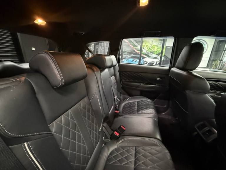 2020 Mitsubishi Outlander 2.4h TwinMotor 13.8kWh Exceed Safety SUV 5dr Petrol Plug-in Hybrid CVT ...