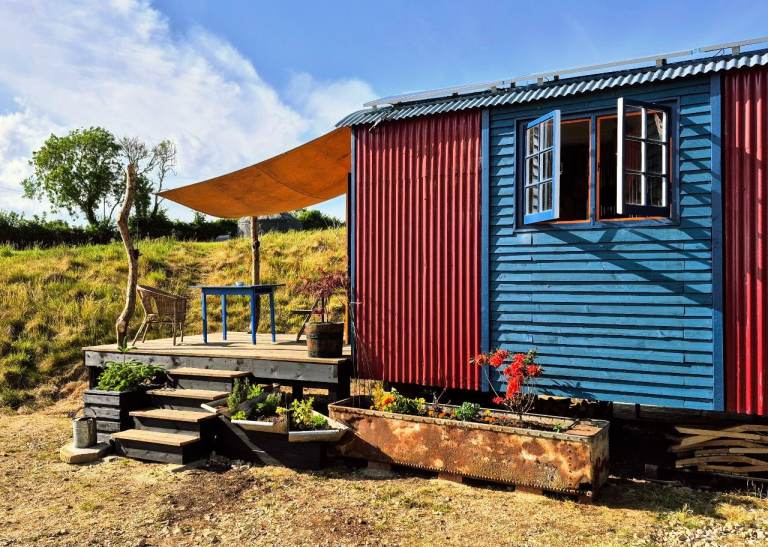 Shepherd's Hut — Handcrafted, Off-Grid, Turnkey | With Decking & Airbnb History