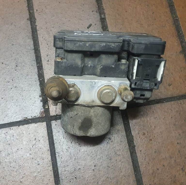 Daihatsu Sirion 1.3 ABS Pump 44510 B1010 2005