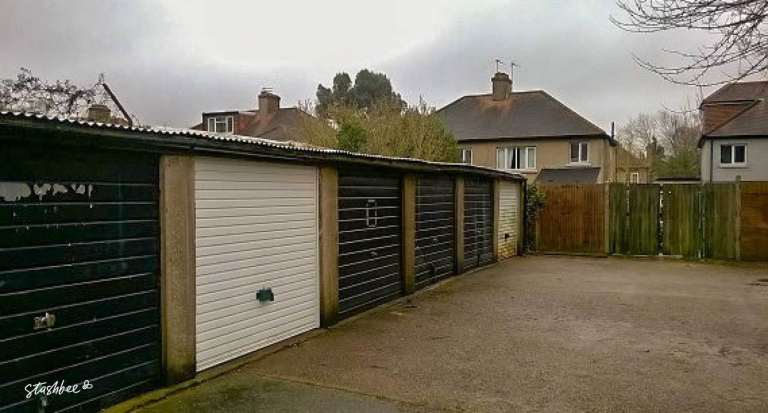 Garage to rent in London (N20) | Stashbee