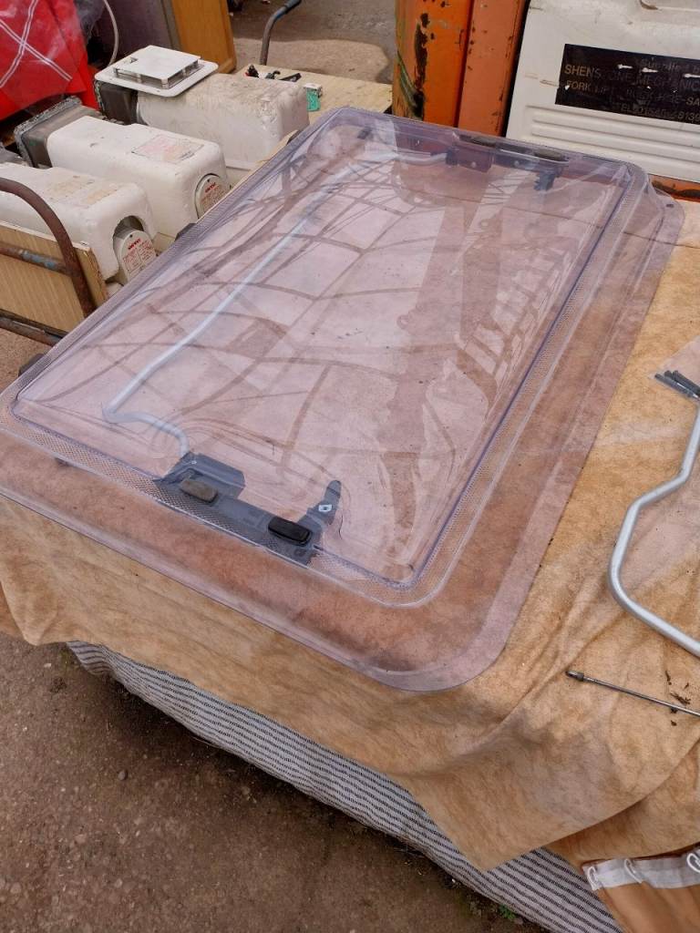 Heki caravan skylight top dome 