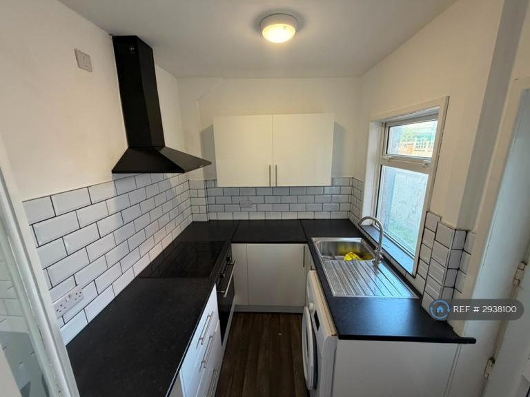 2 bedroom house in Minshull New Road, Crewe, CW1 (2 bed) (#2938100)