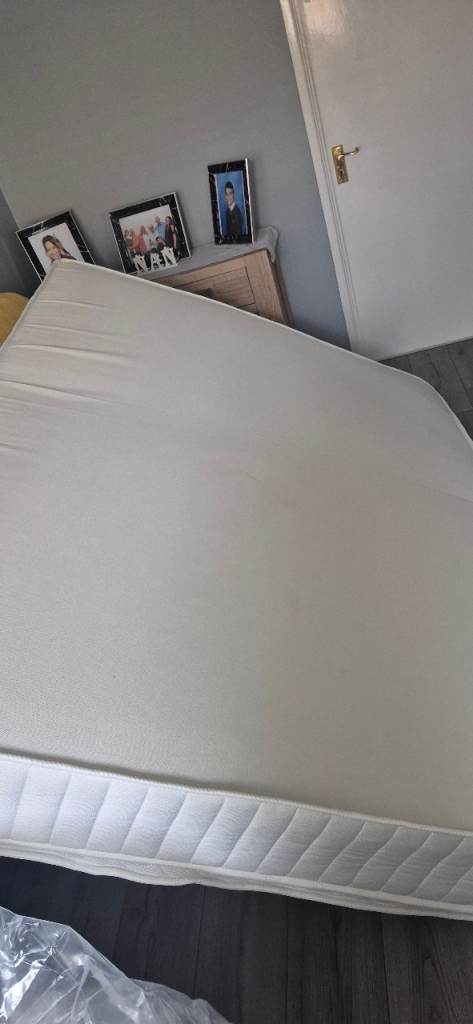 Baroness Dual Pocket 1800 king size  Mattress – Good Condition