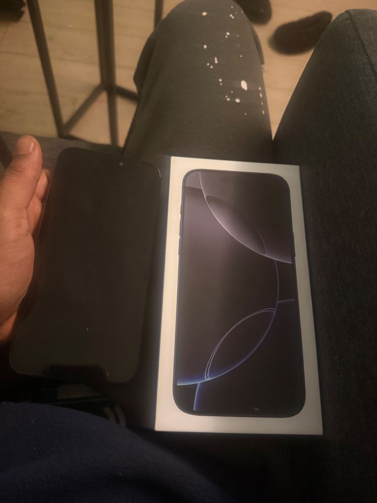 Used iPhone 16 pro max 256gb