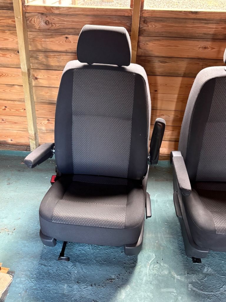 Genuine VW Transporter Captain chairs 6-6.1