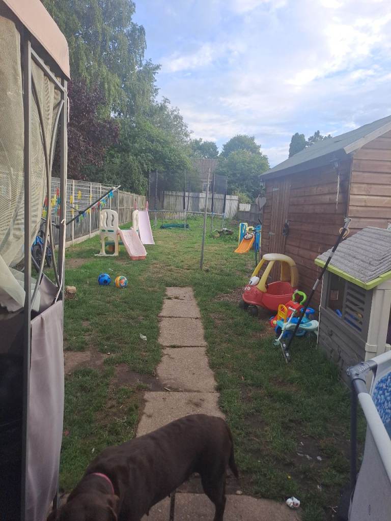 House exchange 4bed house huge garden and fair size front