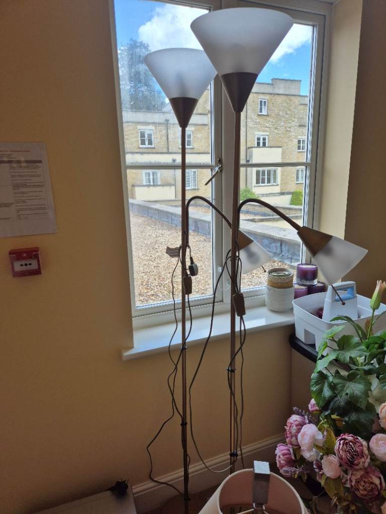 Pair of Floor Lamps with Adjustable Spotlights – Good Condition