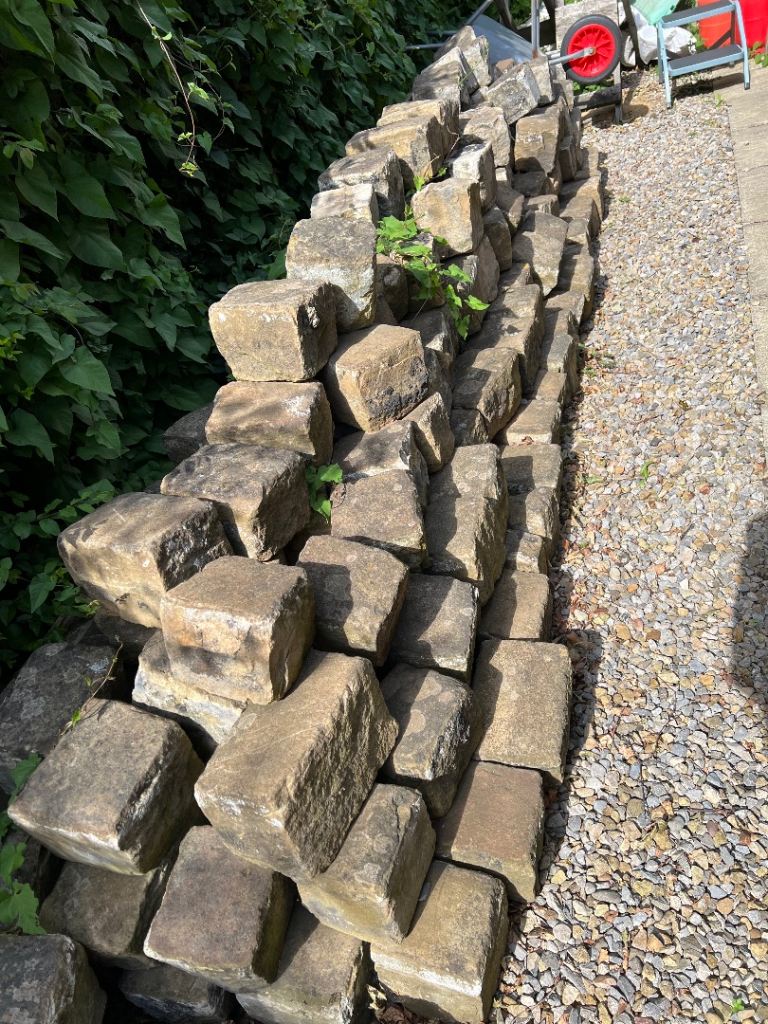 Granite cobbles 