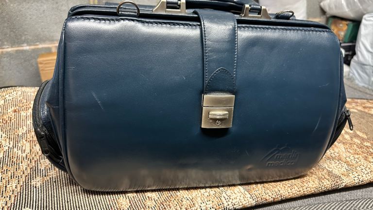 Medical bag for doctors/nurses/therapist