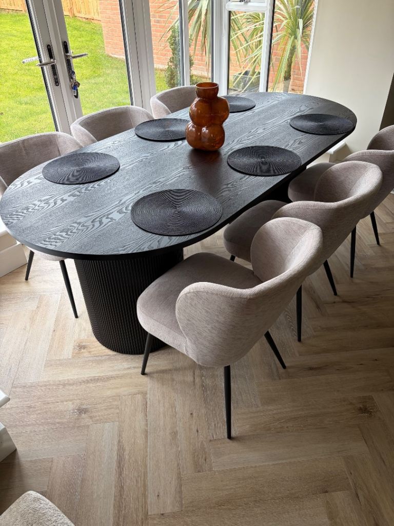 Large stunning Dining table