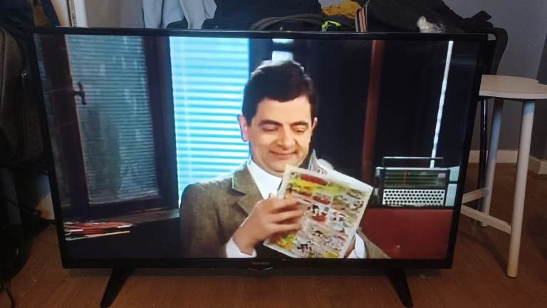 FREE DELIVERY excellent 43 TELEFUNKEN LED full HDTV 1080p freeveiw channels inbuilt 