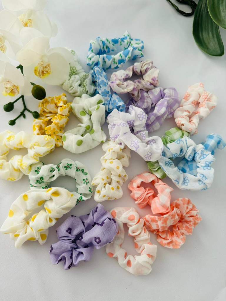 1000 brand new scrunchies perfect for gifts, Christmas markets online selling 