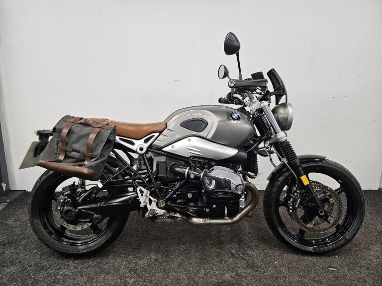 BMW R NINE T SCRAMBLER ** LOW MILEAGE - AKRAPOVIC EXHAUST - 12 MONTH MOT **