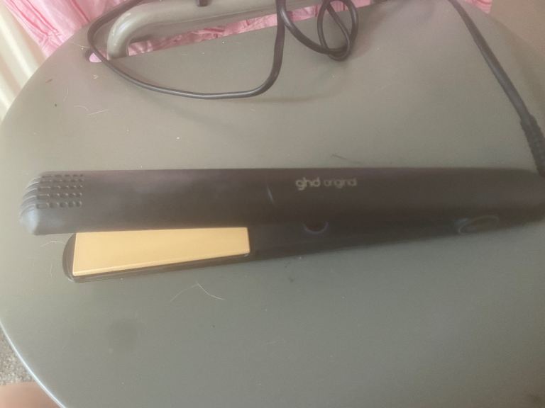 Genuine ghd original hair straightener 