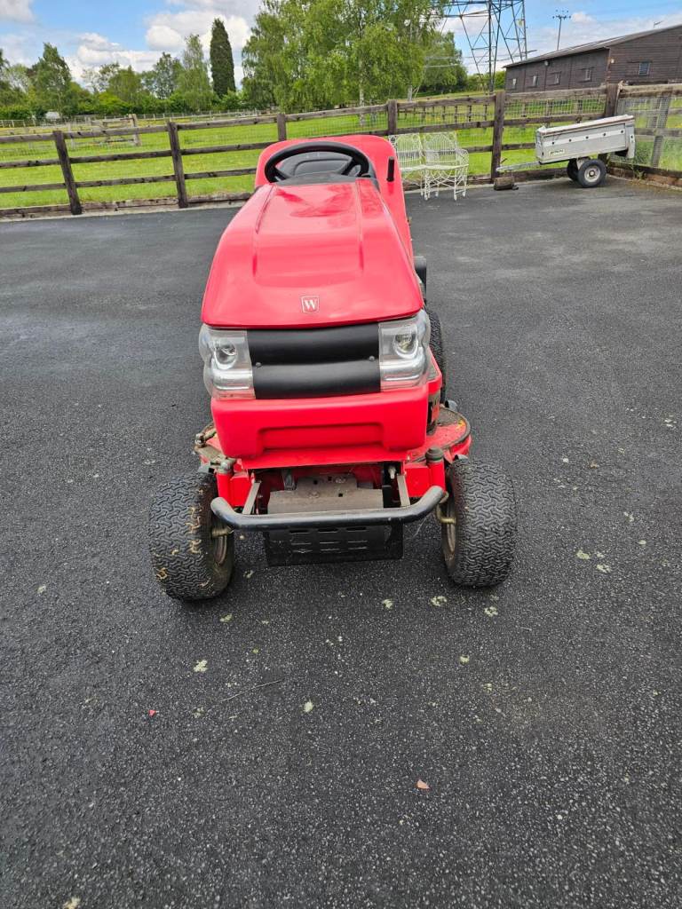 Westwood Sit-on Lawn Tractor (T1600)