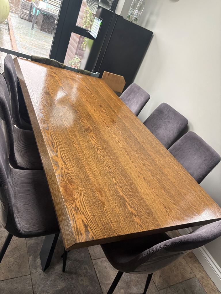 Glasswells dining table