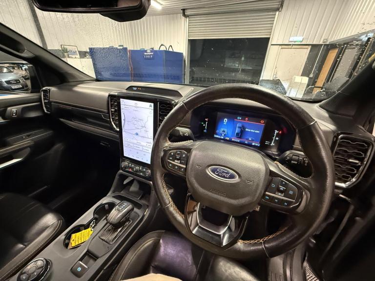 2025 Land Rover Defender 3.0 D350 Hard Top X-Dynamic HSE Auto PANEL VAN DIESEL Automatic