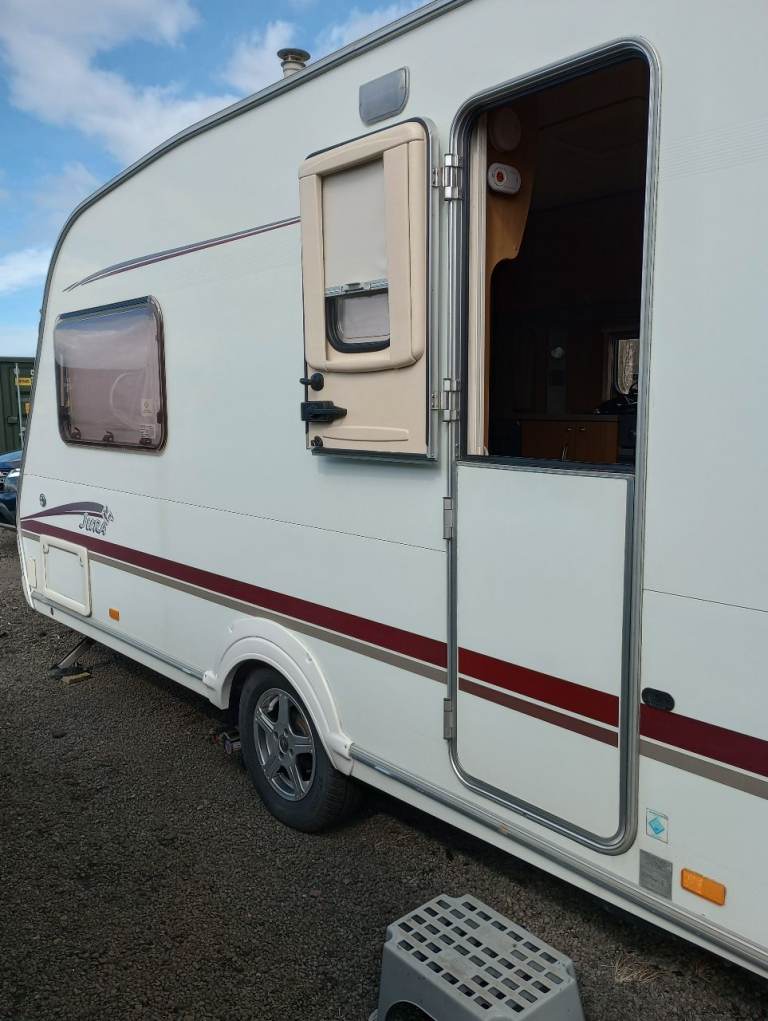 Swift 2 berth Jura 2005 caravan
