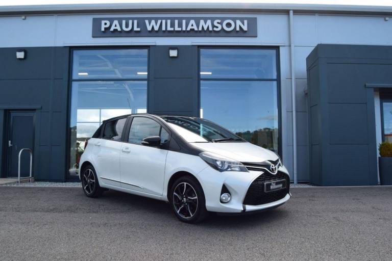 2016 Toyota Yaris 1.33 VVT-i Design 5dr HATCHBACK PETROL Manual