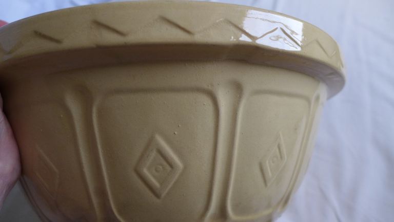 KITCHENALIA: VINTAGE ANTIQUE 1920s 1930s MASON CASH CHURCH GRESLEY MIXING BOWL.