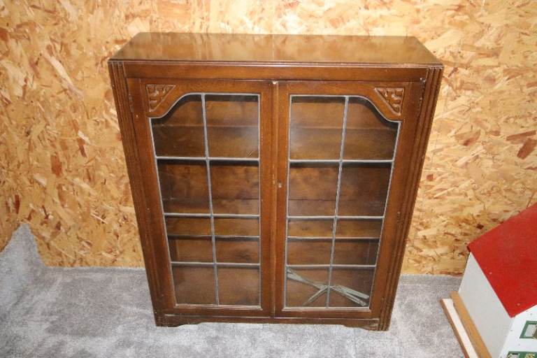 Lovely Oak Display Case Project