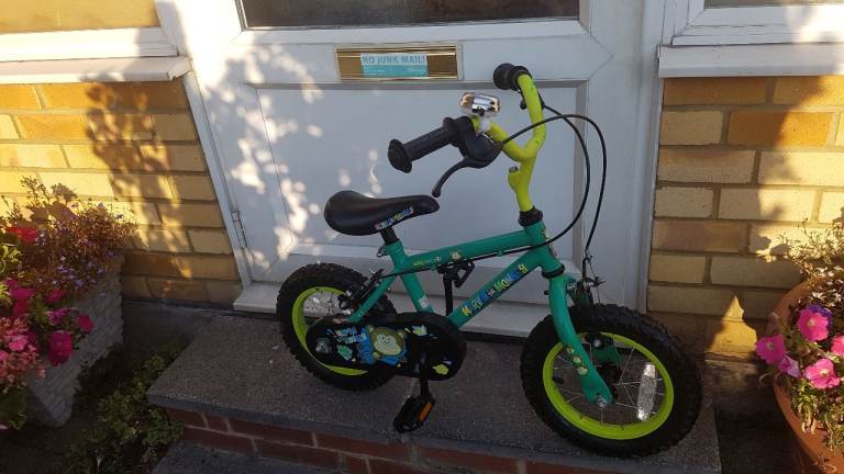 BOYS 12" WHEEL BIKE IN GREAT WORKING CONDITION AGE 3+