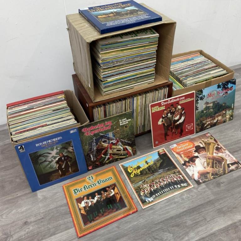 450 German / Austrian vinyl records 