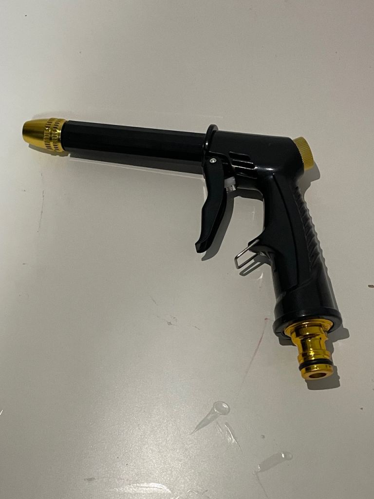 Adjustable Garden Hose Spray Gun – Black & Gold