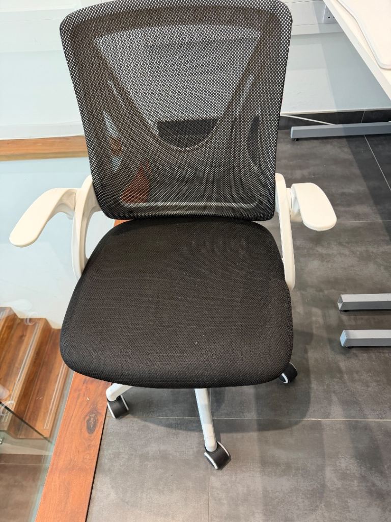 Office Chairs on wheels