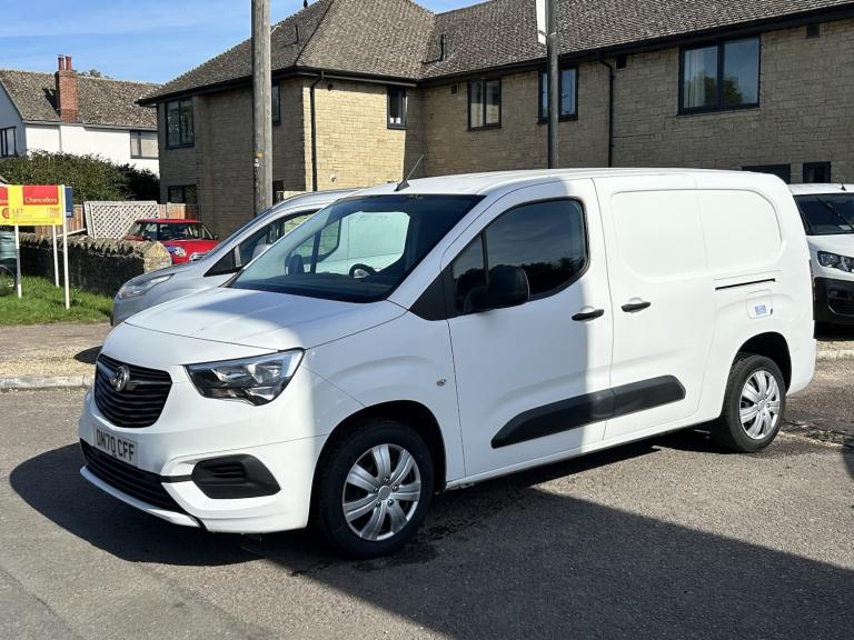 VAUXHALL COMBO 1.5 Turbo D 2300 Sportive +Â