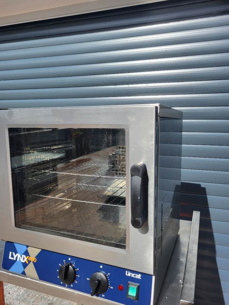 Lincat.convection oven.13amp.